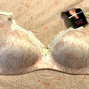 NWT Maidenform super soft comfy tee shirt bra
